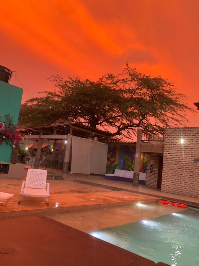 Hostal Aurora, Smith Lodging タガンガ エクステリア 写真